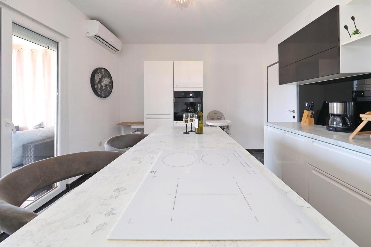 Apartment Apartman Nika Sa Jacuzzijem